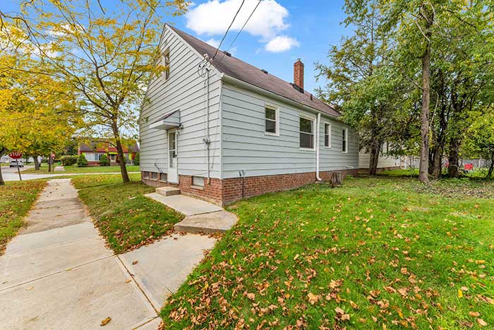 21 Jackson Blvd | Azzam Turnkey | The Azzam Group | RE/MAX Haven | Cleveland, OH